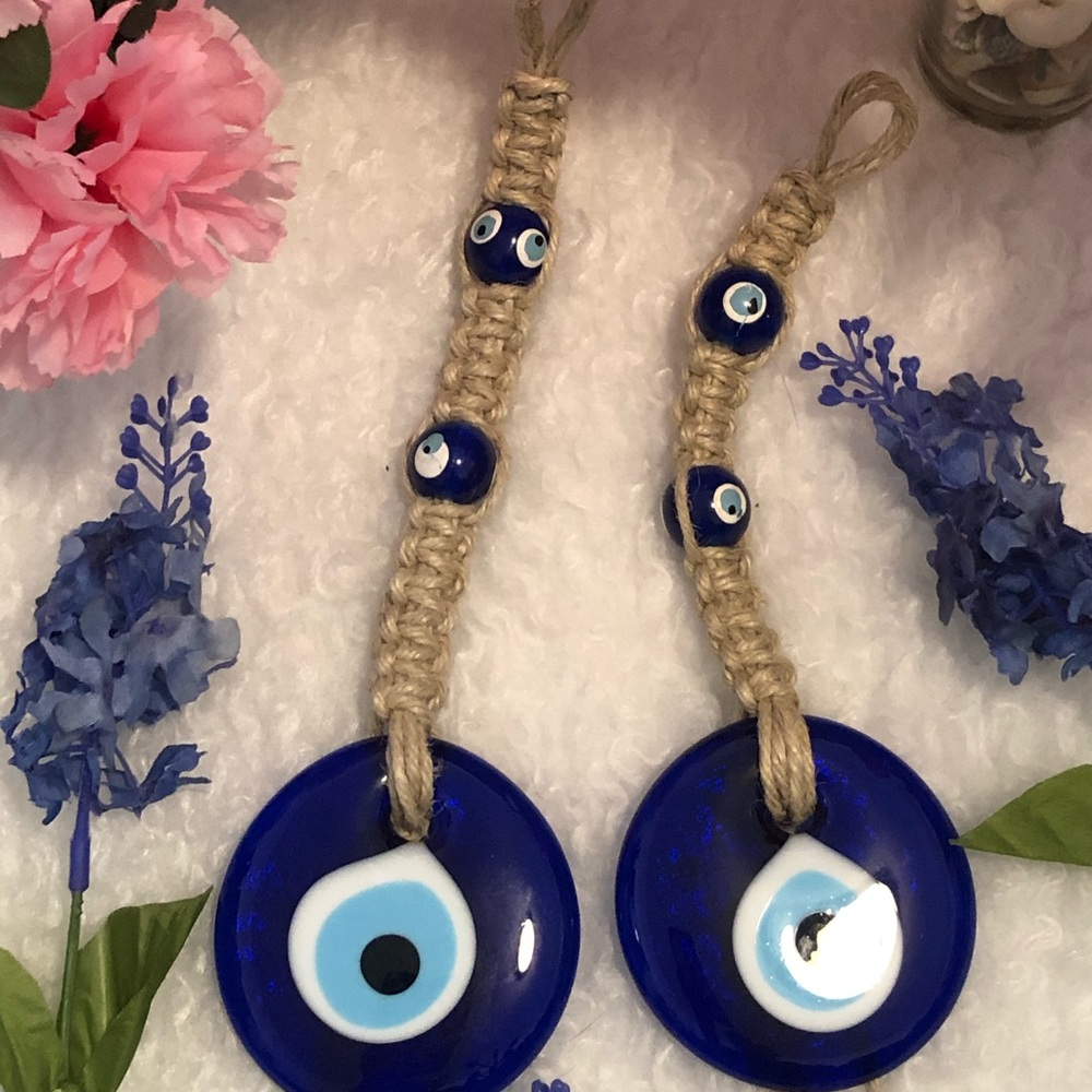 Hang Wall evil eye